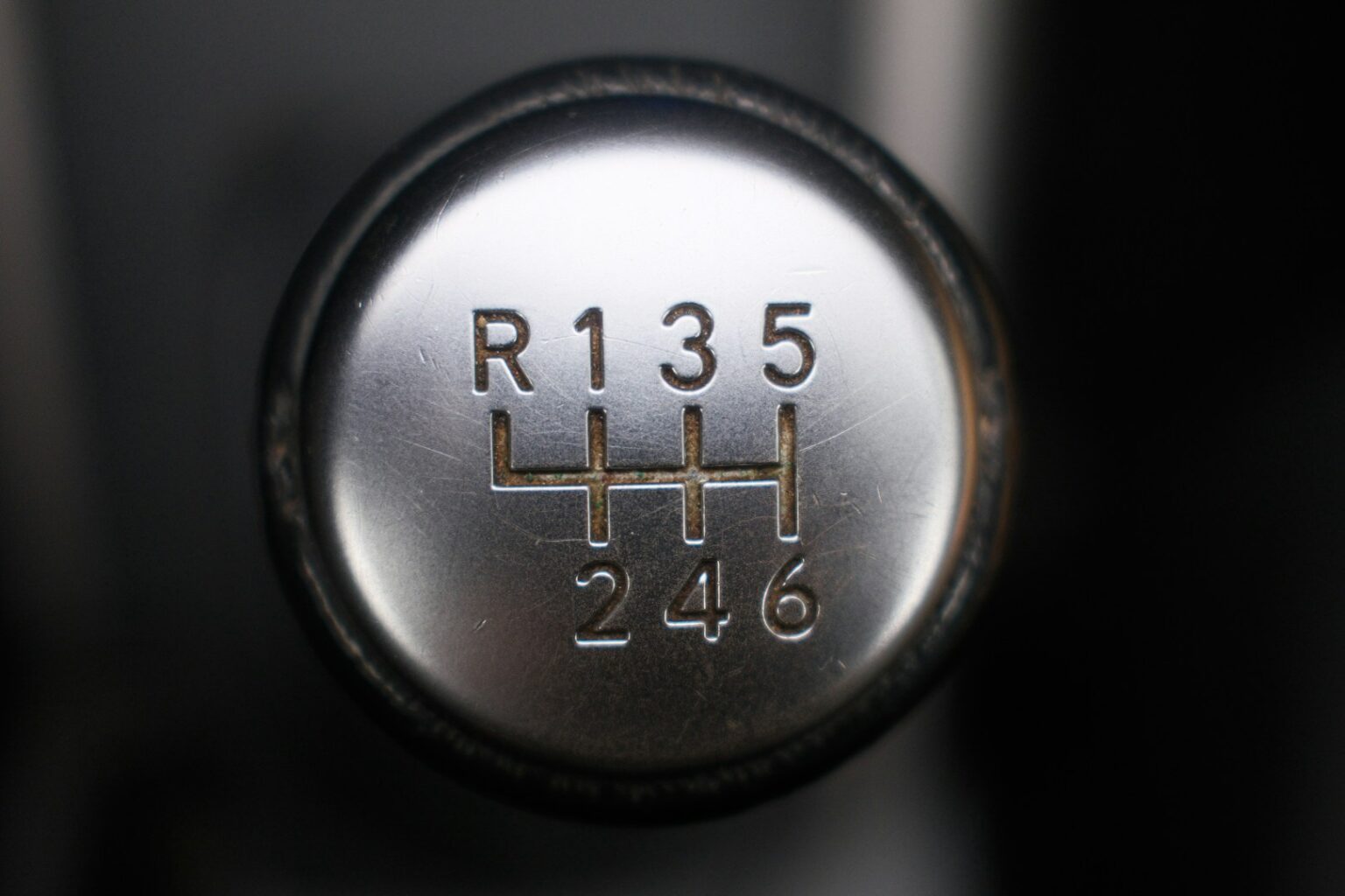 Manuál měl v elektromobilech skončit. Toyota a Subaru ale mají jiný názor