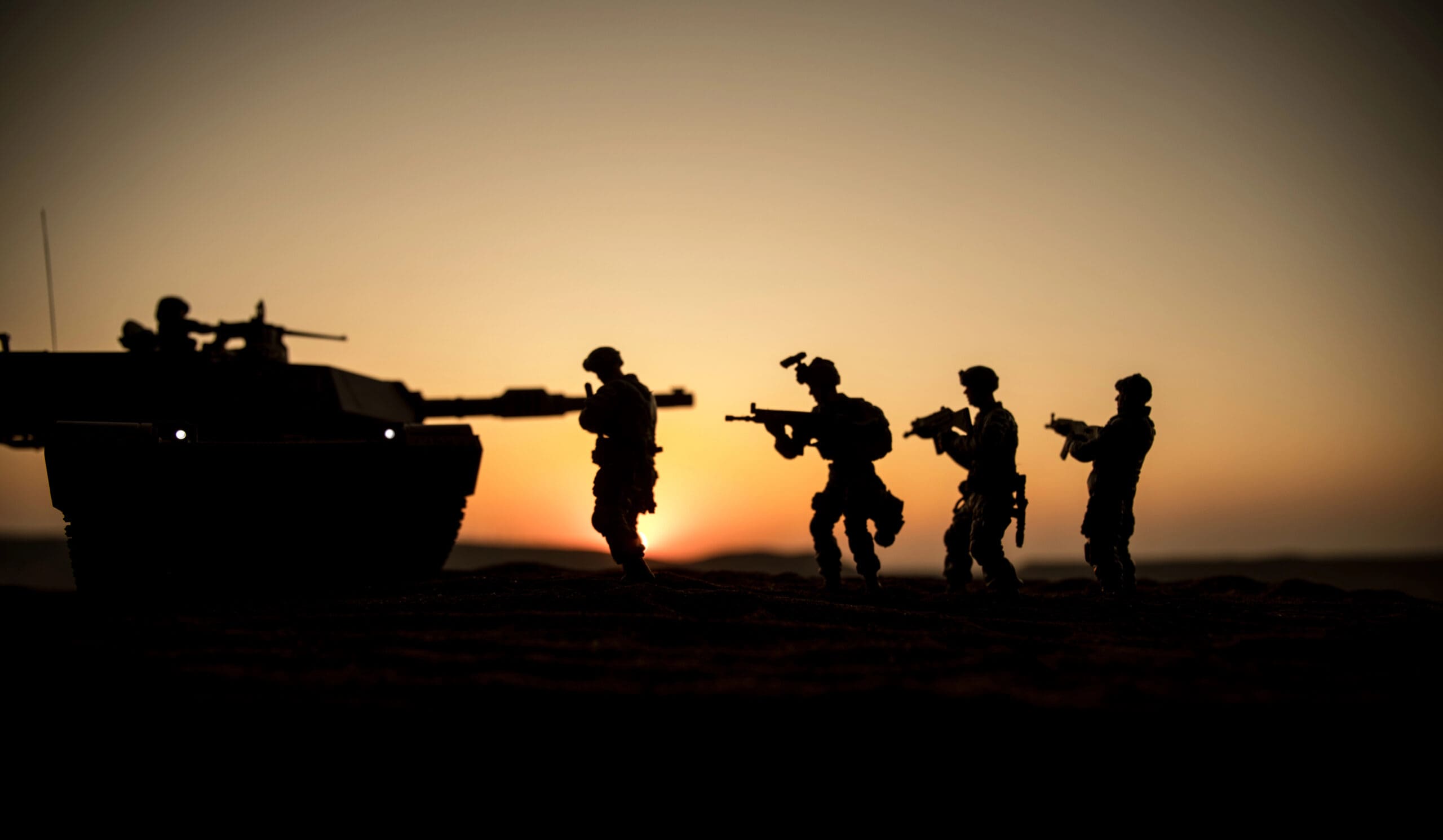 Ticho před bouří: Spojené státy koncentrují síly proti Íránu podobně jako v roce 2003