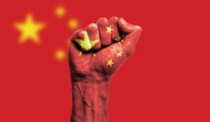 Čína rozdává humanoidní roboty zdarma. Stroje budou zápasit v ringu