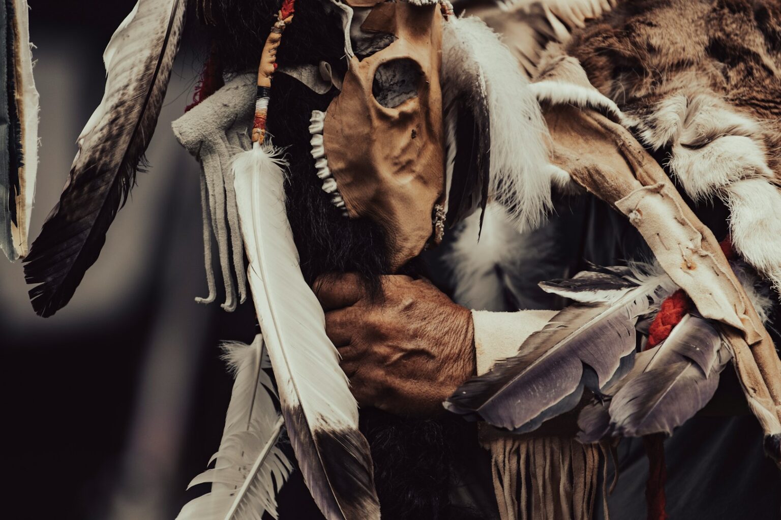 12 000 let staré oblečení mění dějiny. A vy si pořád myslíte, že pokrok lidstva začal až u pyramid