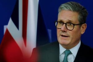 Británie plánuje digitální dozor: VPN, sociální sítě i věková kontrola pod lupou