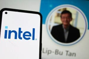 Intel se vrací ke grafickým kartám. Ale ne kvůli hráčům