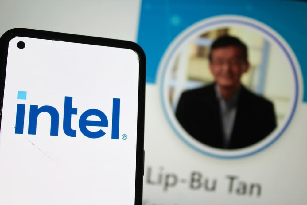 Intel se vrací ke grafickým kartám. Ale ne kvůli hráčům