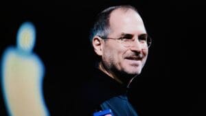 Steve Jobs chtěl obléct Apple do uniformy. Zaměstnanci ho vypískali