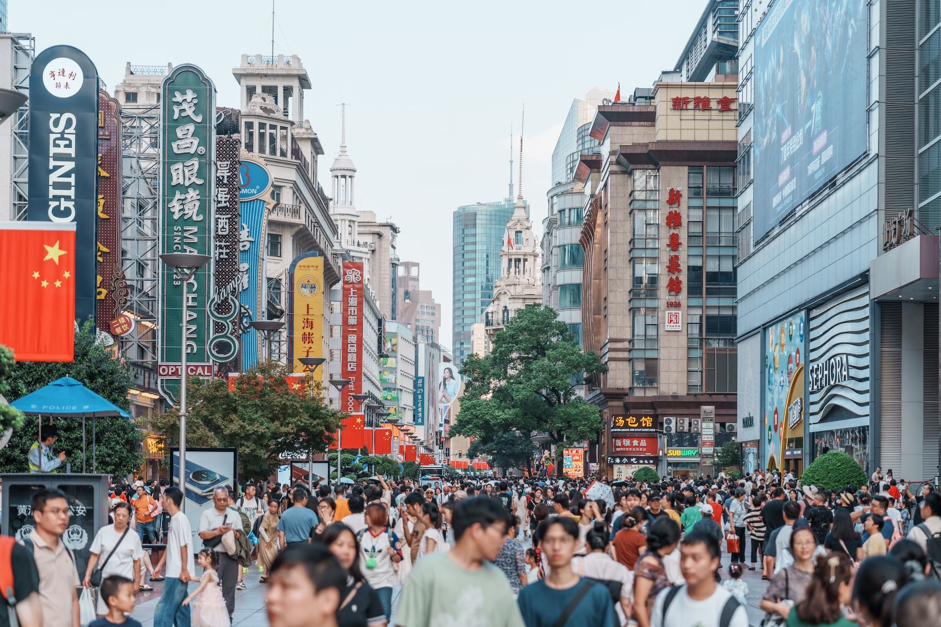 Sto lidí pod jednou střechou: Čína zkouší rodinný „mrakodrap“ pro jednu dynastii