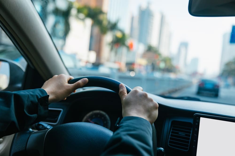 Soud v Číně: I když řídí auto samo, odpovědnost má člověk