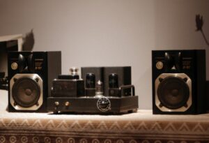 Hi-Fi zesilovače: Myslíte si, že víc wattů znamená lepší zvuk? Tady děláte chybu