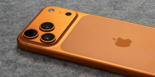 Detailní pohled na fotoaparát iPhonu 17 Pro Max a jeho schopnost fotit na extrémní vzdálenost