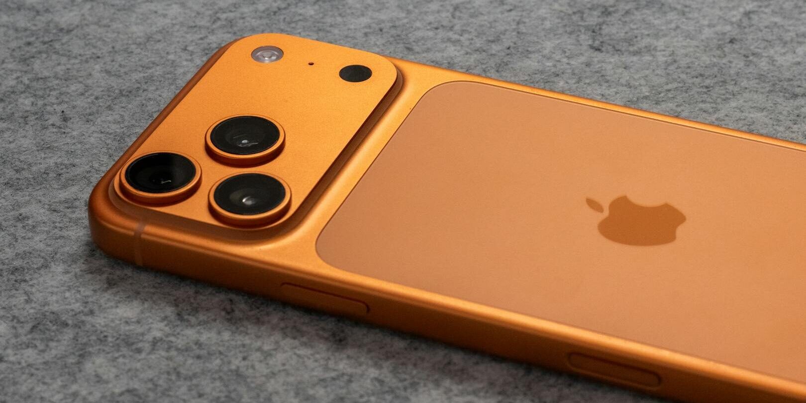 Detailní pohled na fotoaparát iPhonu 17 Pro Max a jeho schopnost fotit na extrémní vzdálenost