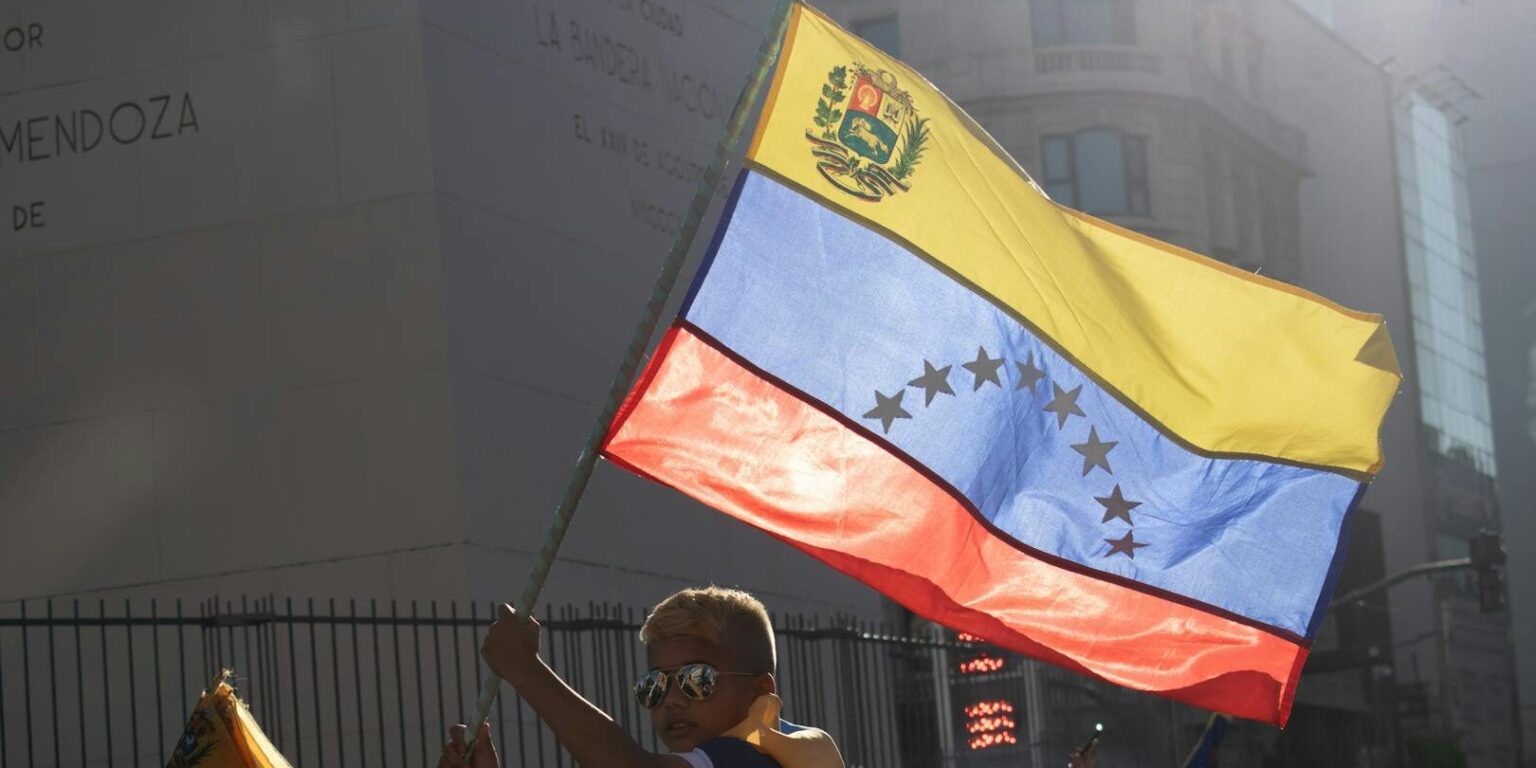 Venezuela drží za mřížemi 503 politických vězňů, zatímco se posouvá proces kontroverzní amnestie