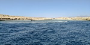 Neustálá eskalace na Blízkém východě: Trump požaduje úplné otevření Hormuzu do 48 hodin, Izrael a Írán si vyměňují útoky