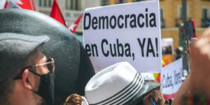 Zatímco Trump mluví o převzetí Kuby, generál Donovan před Kongresem jakékoli plány popřel