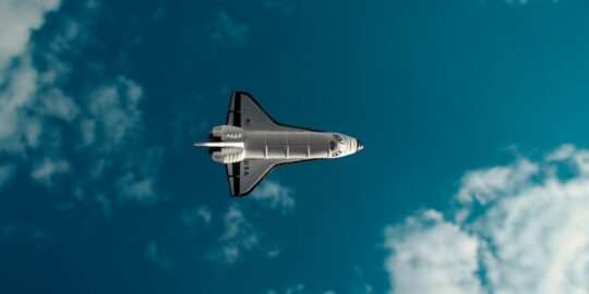 Vesmírné vakuum není prázdné a může nás pohánět: Mladá dívka navrhla pohon, který nepotřebuje palivo