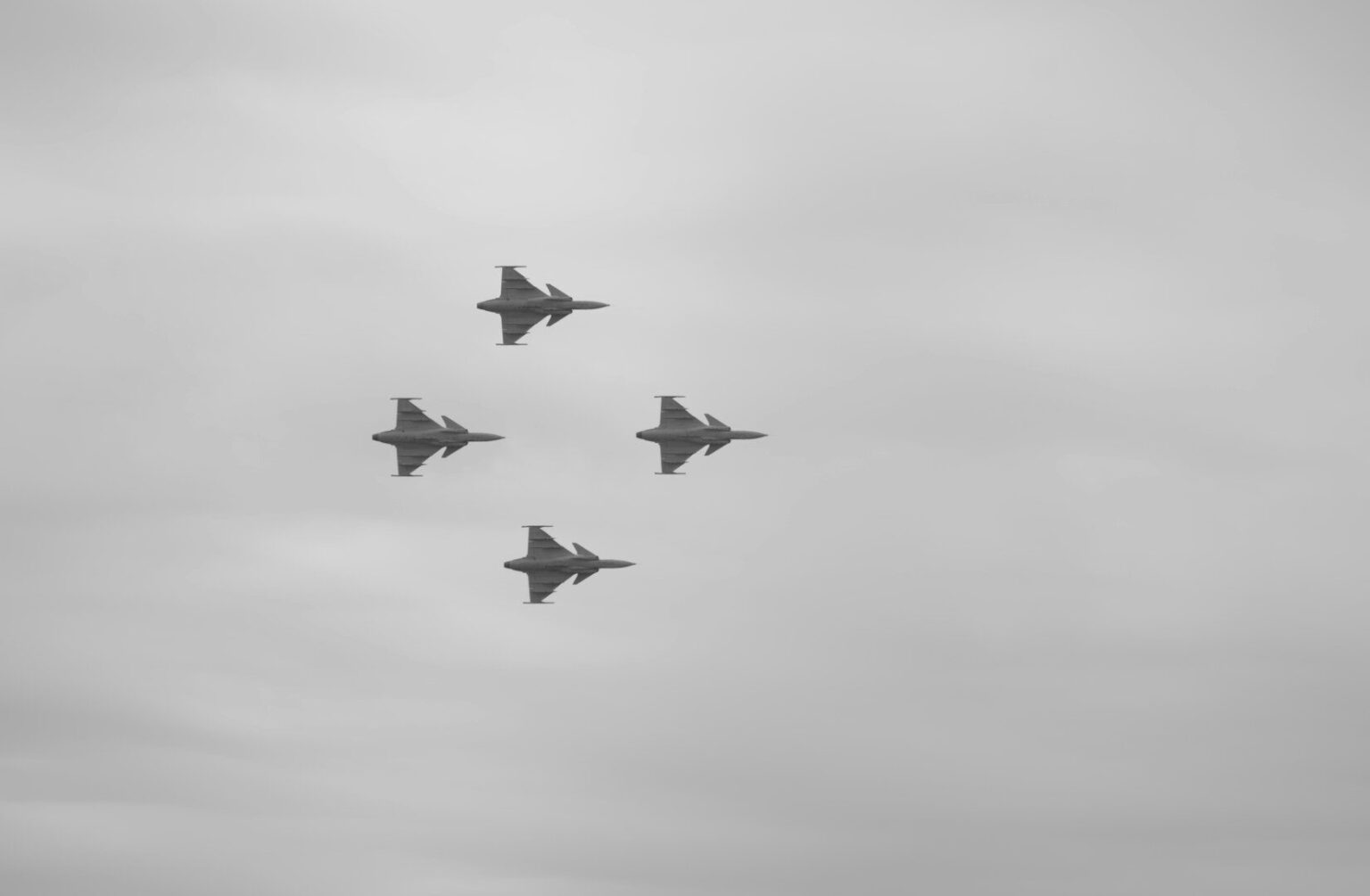 Konec Gripenů, jak je známe: Švédsko staví letadlo letadel, kterému bude velet umělá inteligence