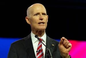 Rick Scott doufá ve svobodné volby ve Venezuele „do roka“ a navrhuje, aby byl Raúl Castro souzen v USA