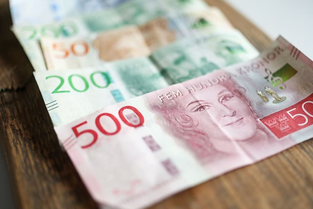 Evropský trend sílí: Centrální banky radí občanům držet hotovost pro krizové situace