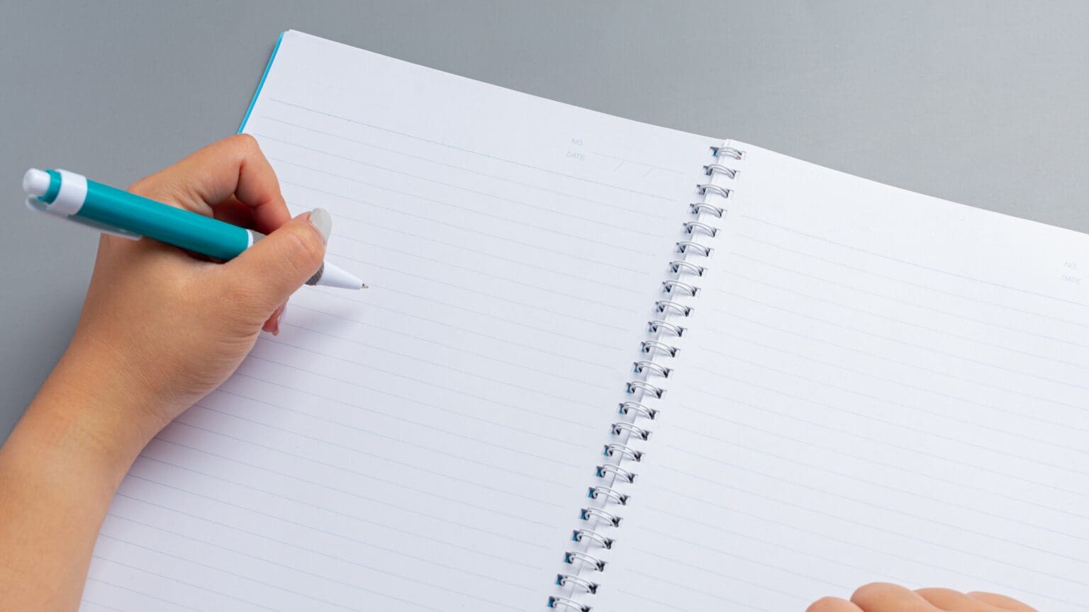 Záhada levorukosti: Studie naznačuje, proč leváci z populace nemizí