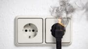 Odborníci vyzývají k okamžitému vypnutí těchto spotřebičů – v kuchyni by mohlo dojít k požáru.