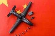 Konec klasických soubojů: Čína představila autonomní roj dronů, který vyhledá a zničí cíl bez zásahu člověka