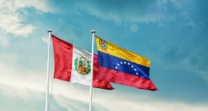 López Aliaga hrozí deportací venezuelských migrantů před převzetím moci v Peru