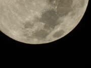 Dvě planety se srazily 11 000 světelných let od Země a astronomové to zachytili v přímém přenosu