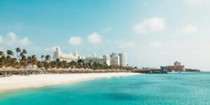 Vítězství demokratů v Trumpově vlastním obvodu: Palm Beach mění politické barvy