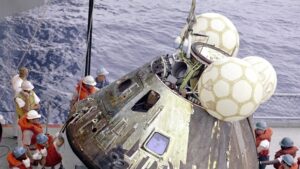 Artemis II: Posádka připravuje modul Orion na páteční přistání