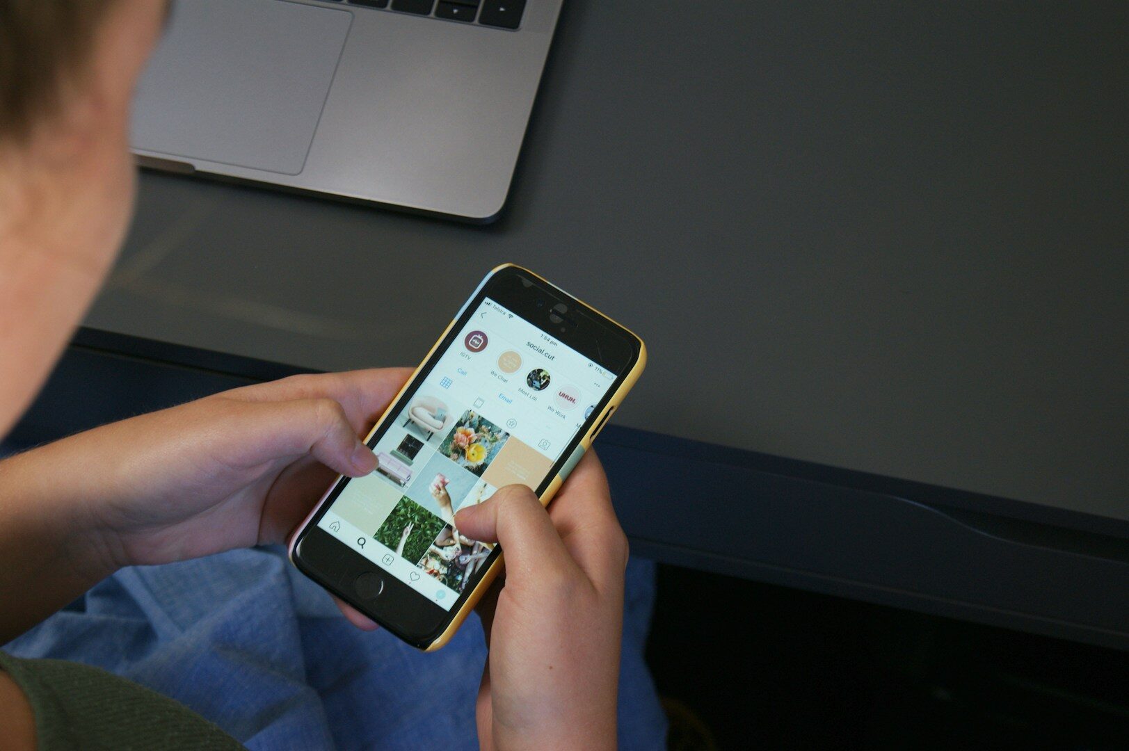 Podepsali jste to v podmínkách: Meta legálně používá vaše fotografie ke krmení algoritmů a podpoře e-shopů