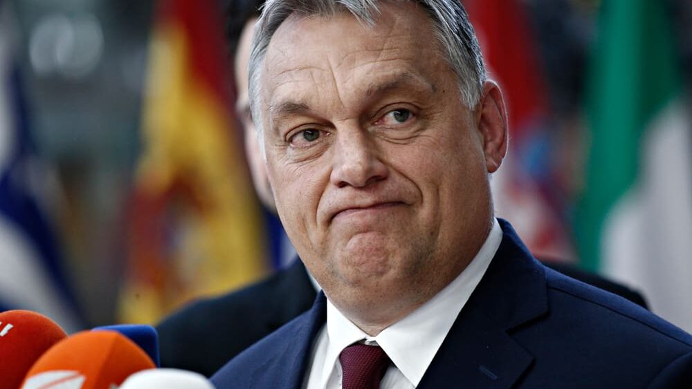 Po 16 letech v politice: Viktor Orbán se neujme křesla v maďarském parlamentu