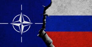 Každý hloupý krok Putina narazí na odpor. NATO varuje před vojenským střetem