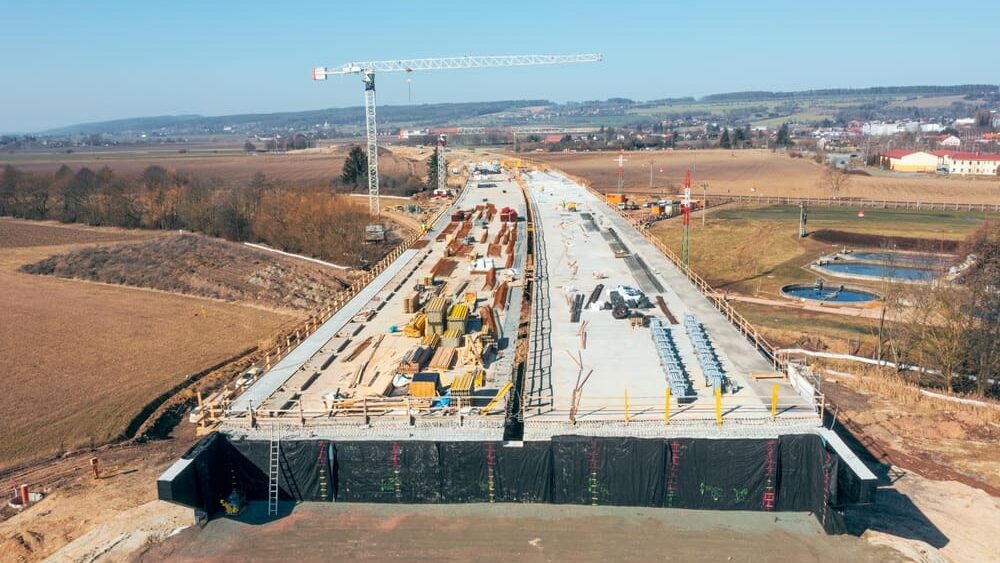 U Hradce Králové archeologové dokončili výzkum mimořádného keltského sídliště v trase D35