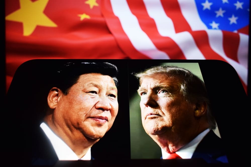 Trump potřebuje pomoc Číny s Íránem, lídři se sejdou v Pekingu