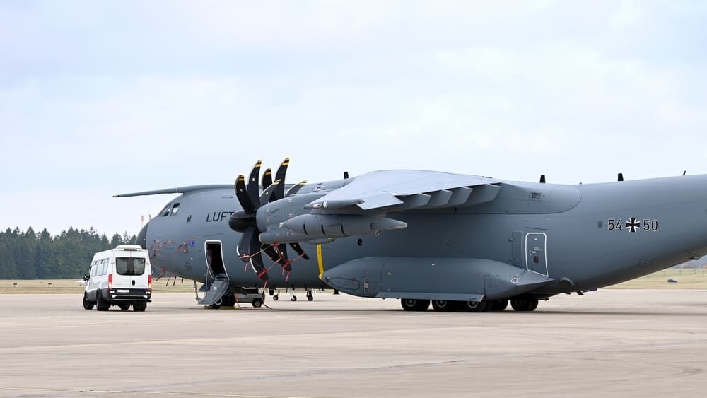 Airbus A400M Atlas se mění v platformu pro vypouštění až 50 bezpilotních letounů a střel
