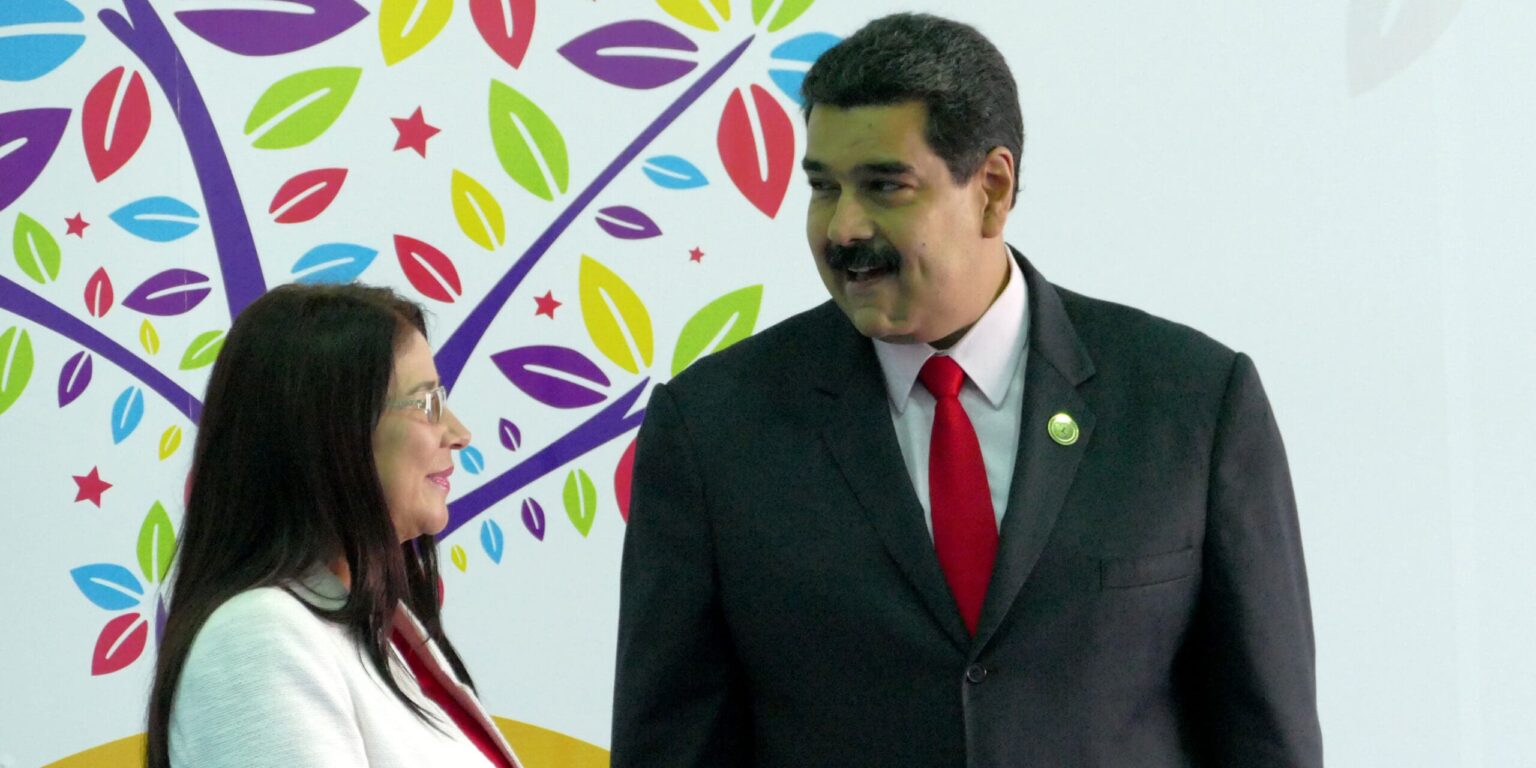 Americká administrativa mění postoj: Venezuelské peníze mohou jít na právníky Madura, zatčeného v Caracasu