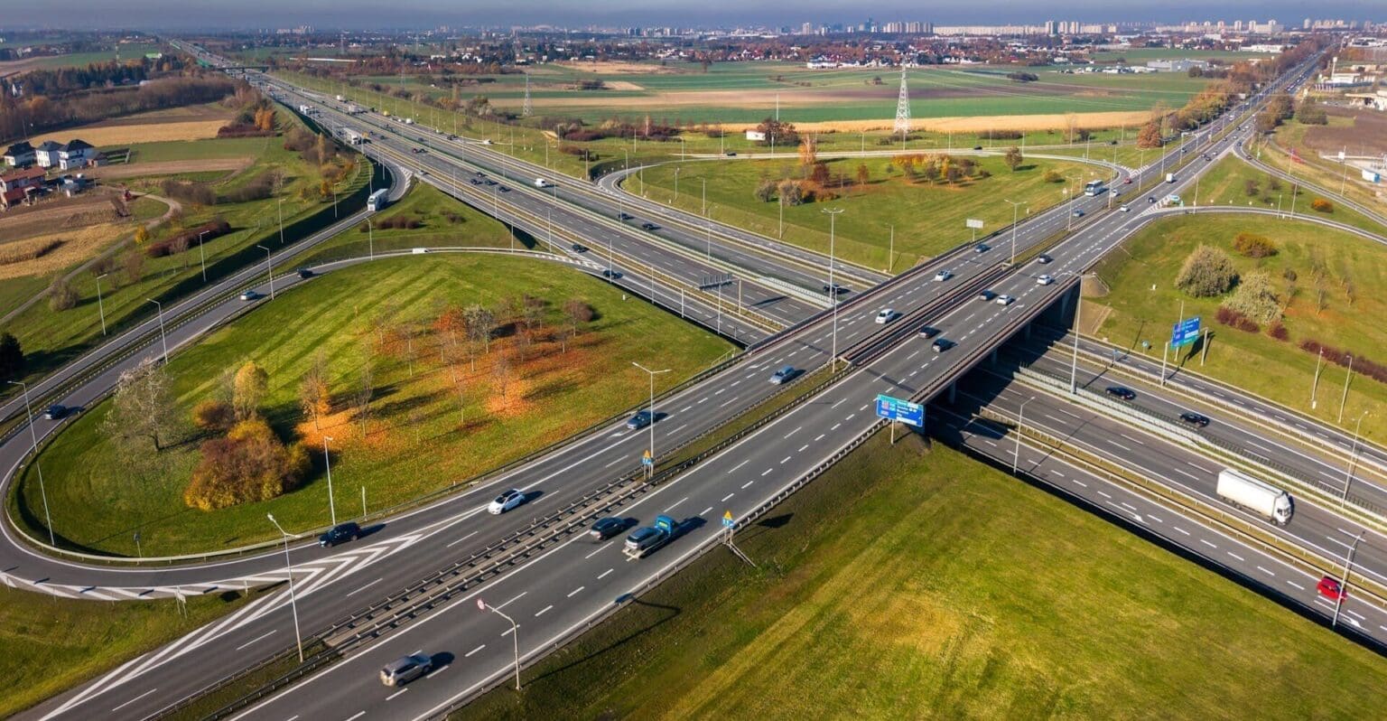 Dálnice D1 naráží na své limity: Čeští řidiči čelí na hlavních tazích o 30 procent vyššímu provozu