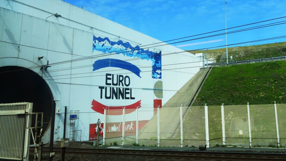 Měl sloužit k invazi, teď sype miliardy: Příjmy Eurotunelu vzrostly