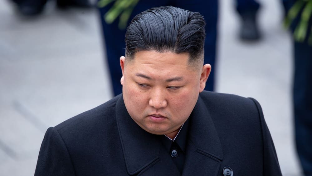 Kim Čong-un potvrdil doktrínu zakazující kapitulaci, vojáci na frontě volí vlastní smrt