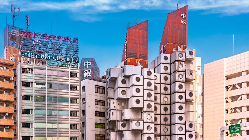 Japonský mrakodrap budoucnosti skončil v troskách. Architekt nedomyslel opravy a byrokracii