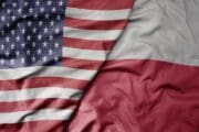 Konec rotací, vojáci USA v Polsku zůstanou. Trump potvrdil posily o 5 000 mužů