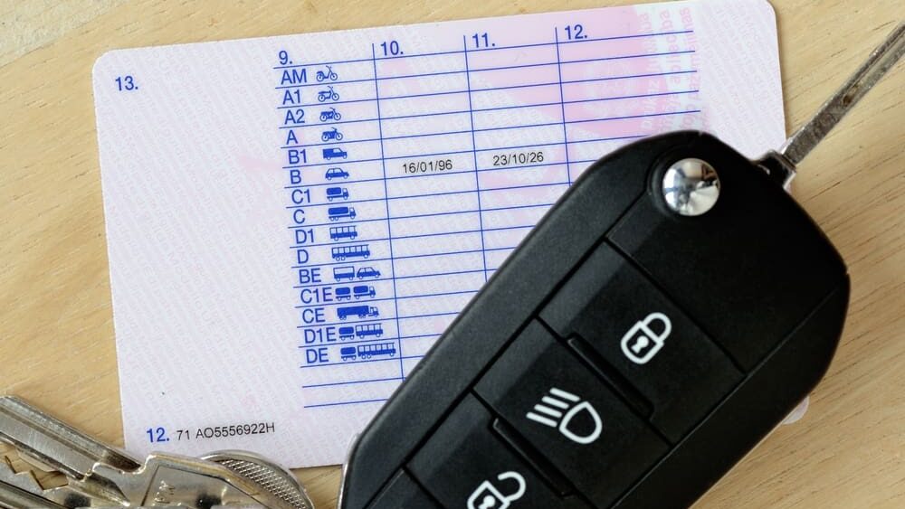 Letos končí 400 tisíc řidičáků. Češi by neměli nechat výměnu na poslední chvíli