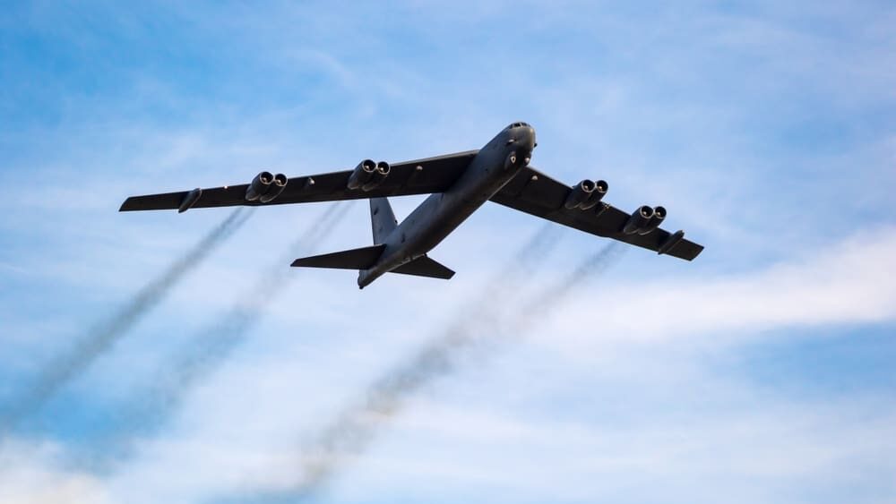 Nové pylony pro B-52: Zvládnou jaderné zbraně i devítitunový náklad
