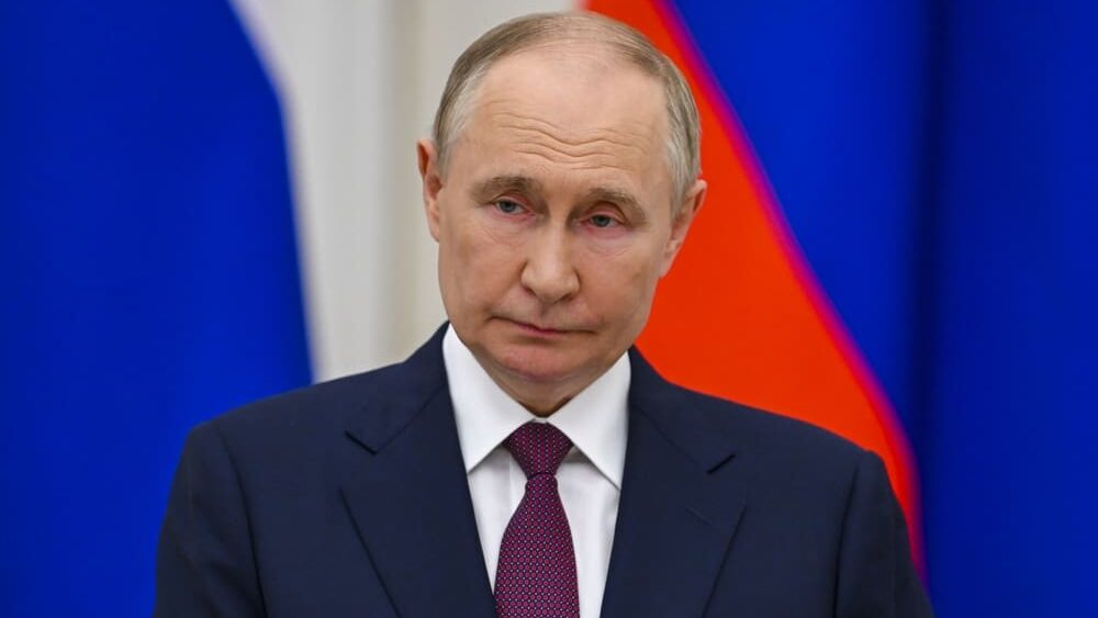 Patnáct let budování kultu je pryč. Putin v zrcadle vlastního selhání