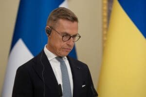 Evropa hledá vyjednavače s Putinem o Ukrajině. Ve hře je finský prezident Stubb, Petr Pavel žádá společného zástupce