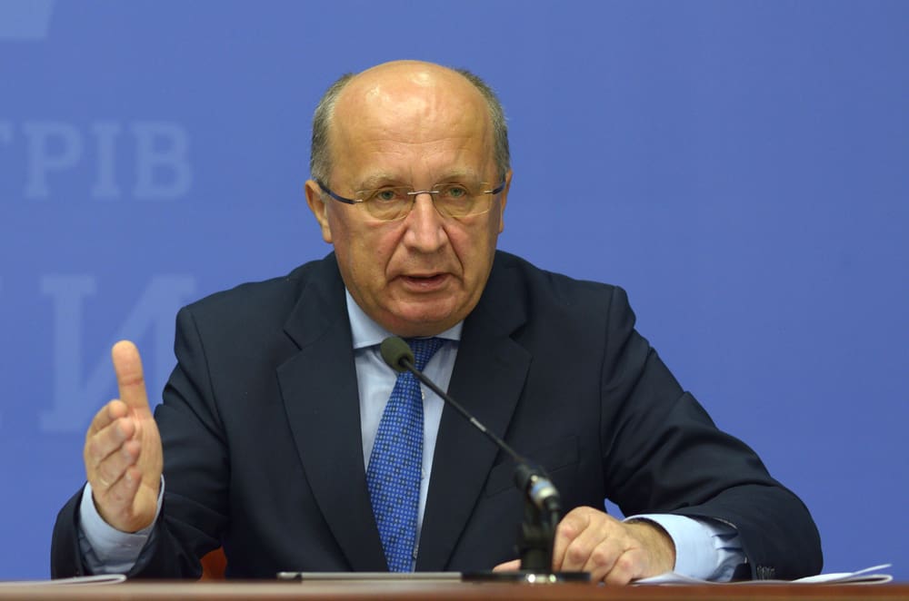 Trumpovo heslo v akci. Šéf obrany EU kvůli strachu z Ruska mění zbrojní plán