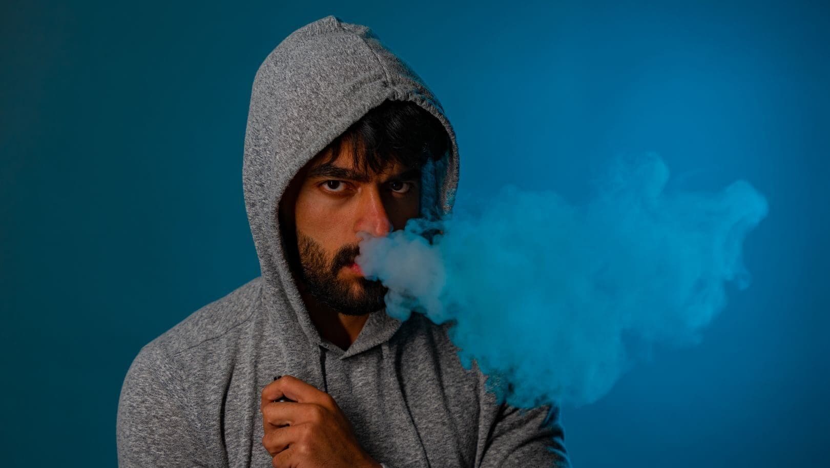 Vaping bereme jako okrajovou věc, přitom zasahuje každého čtvrtého mladého