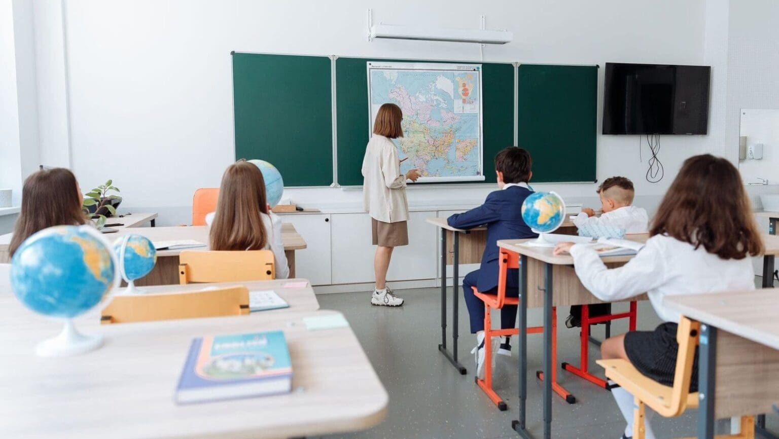 České školství míří k vyšší kvalitě: Učitelé a asistenti budou pracovat jako jeden tým