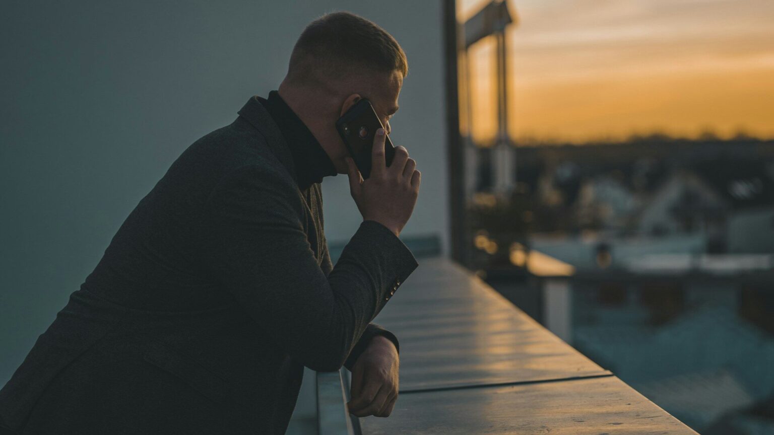 Drsná hra na telefonu vás zlomí strachem. Češi už podvodné hovory nezvládají
