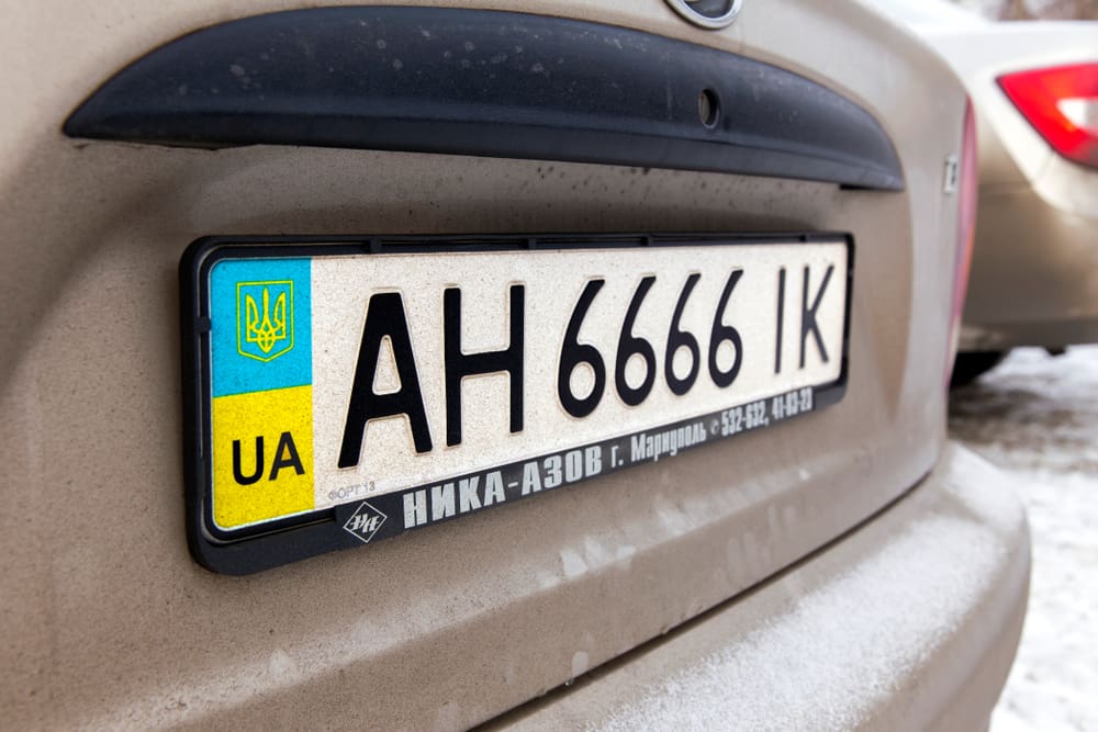 Ukrajinská auta v Česku tvrdě narazí: Bez registrace a STK hrozí pokuta 50 000 Kč