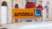 Úřady zejí prázdnotou. Statisíce Čechů už pro řidičák na přepážku nechodí