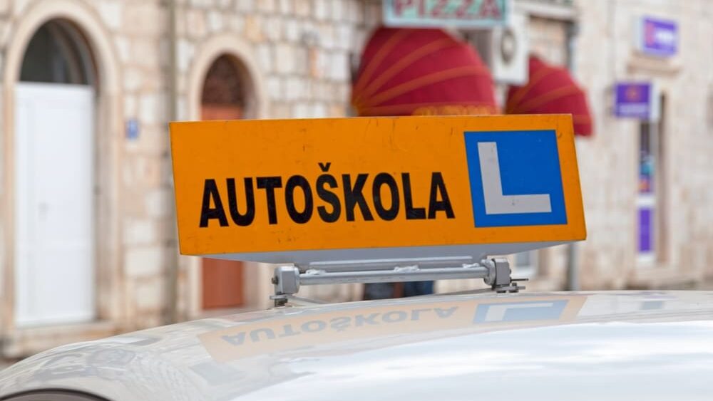 Úřady zejí prázdnotou. Statisíce Čechů už pro řidičák na přepážku nechodí